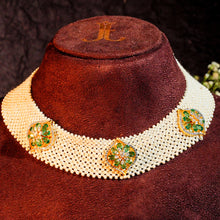 Emerald Bloom Pearl Choker